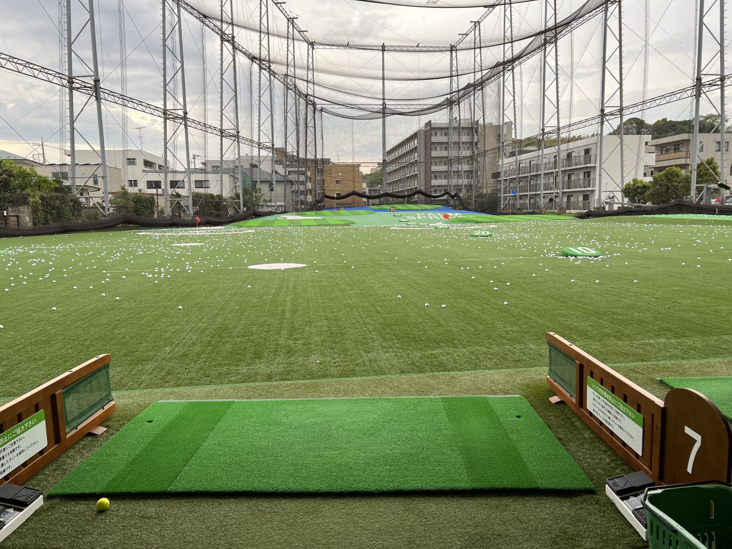 PALM SPRINGS Family restaurant＆Golf range
